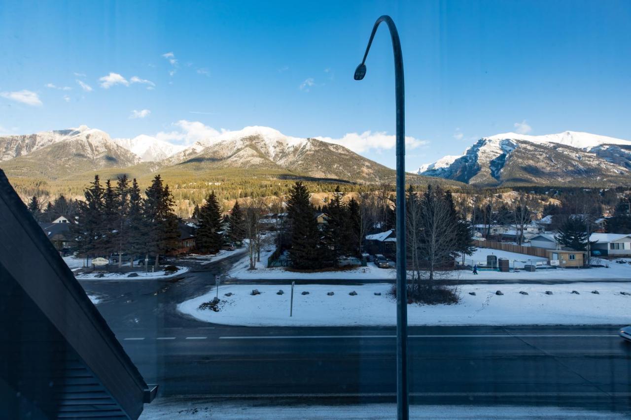 Super 8 By Wyndham Canmore Exterior foto