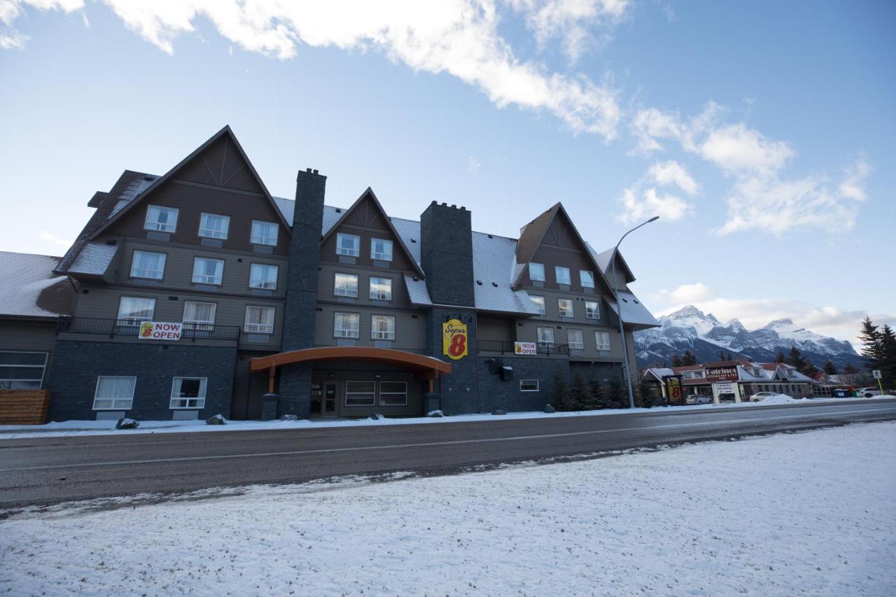Super 8 By Wyndham Canmore Exterior foto
